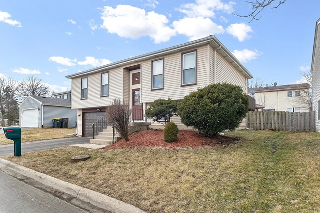 Building Photo - 572 Oswego Dr