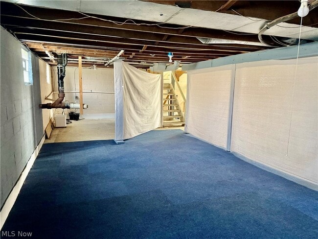 Building Photo - 364 N Chillicothe Rd