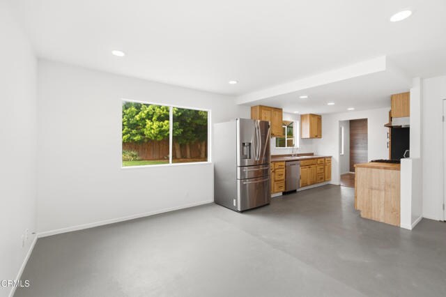 Building Photo - 6453 Tanager St