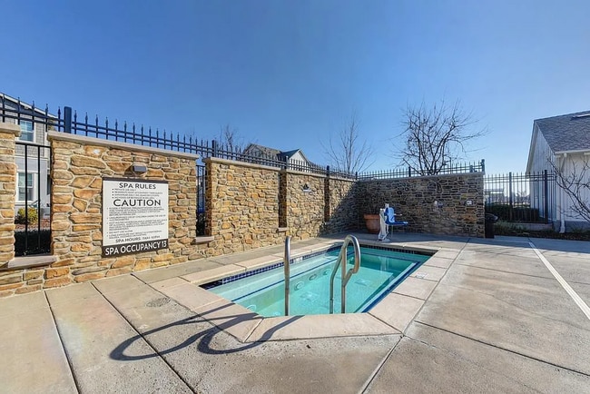 Building Photo - Premier 2/2 Condo in The Cannery