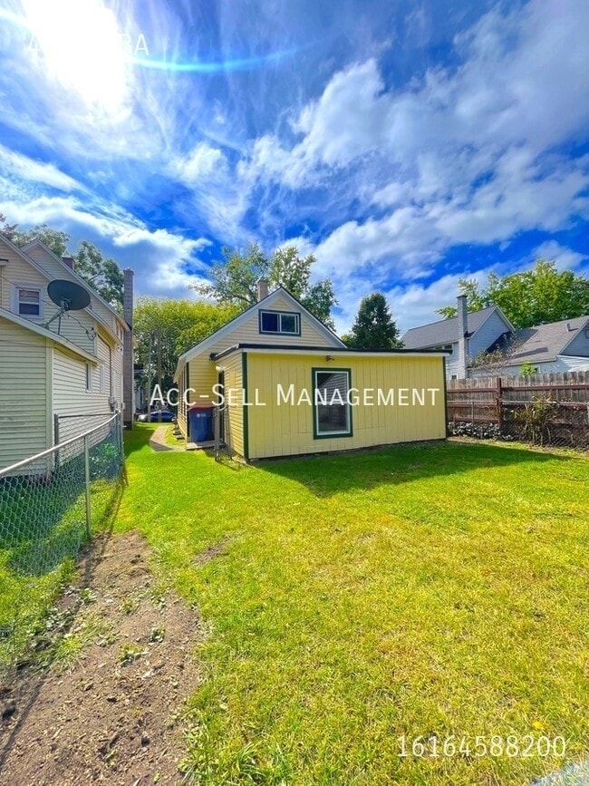 Building Photo - 875 10th-NEW