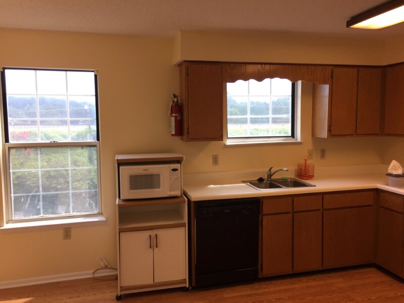 Building Photo - 250 Elm St