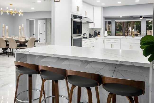 Building Photo - 1030 SW 14th Terrace