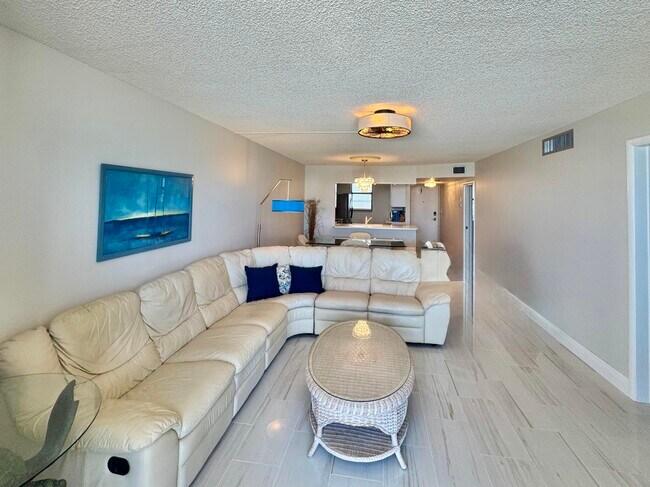 Building Photo - 9940 S Ocean Dr