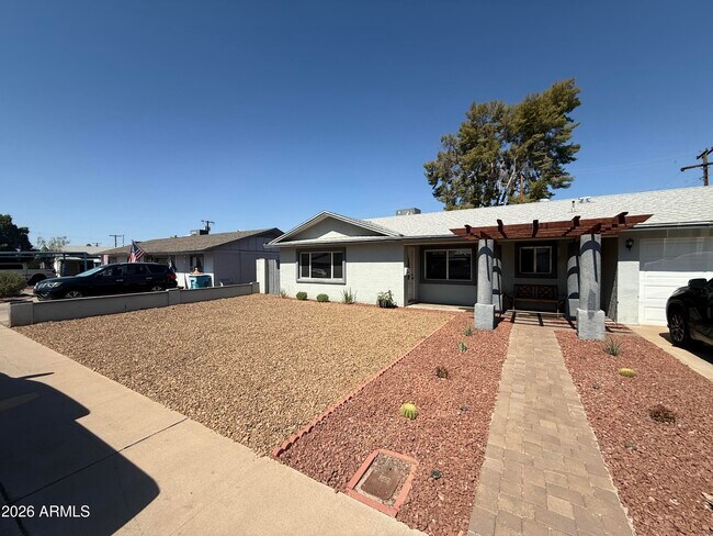 Building Photo - 11622 N 20th Ave