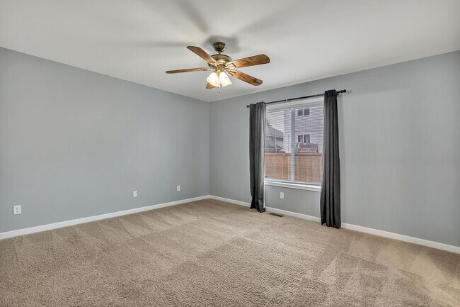 Building Photo - Amazing Floor Plan in Desirable Spanaway Neighborhood!