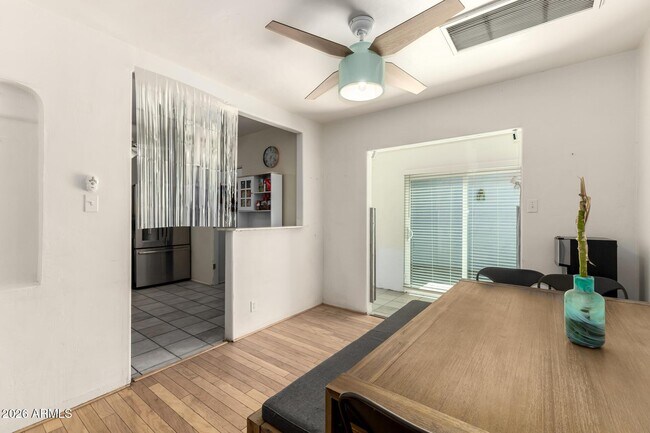 Building Photo - 1301 W MacKenzie Dr