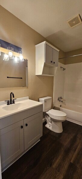Building Photo - 1519 Indian Trl
