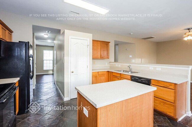 Building Photo - 3000 Moonstone Ln