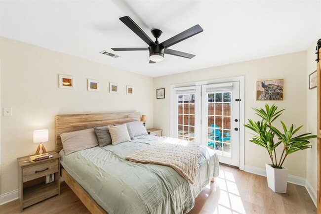 Building Photo - 7210 Towering Oaks Dr