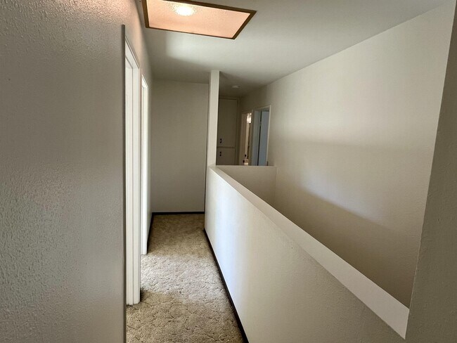 Building Photo - 3105 Blenkarne Dr