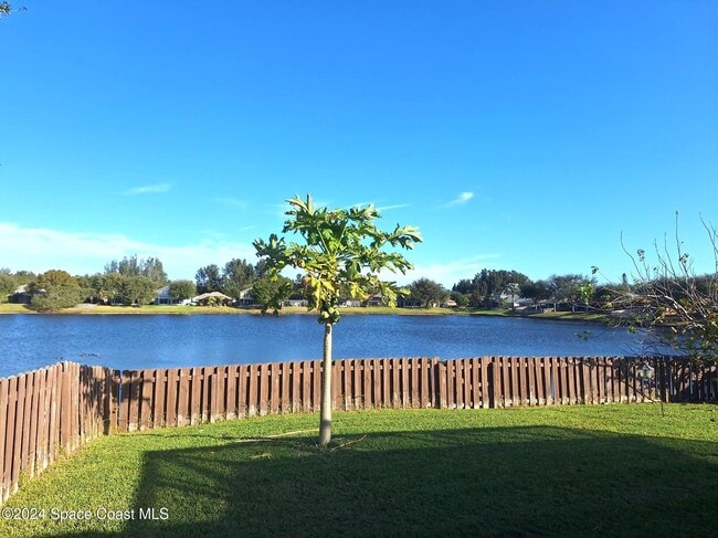 Building Photo - 4550 Bellaluna Dr