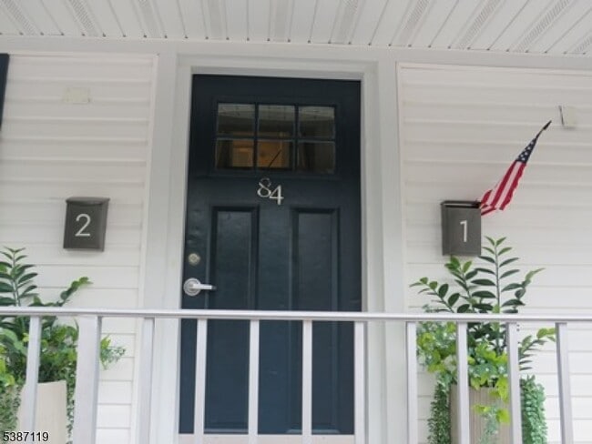 Primary Photo - 84 Corabelle Ave