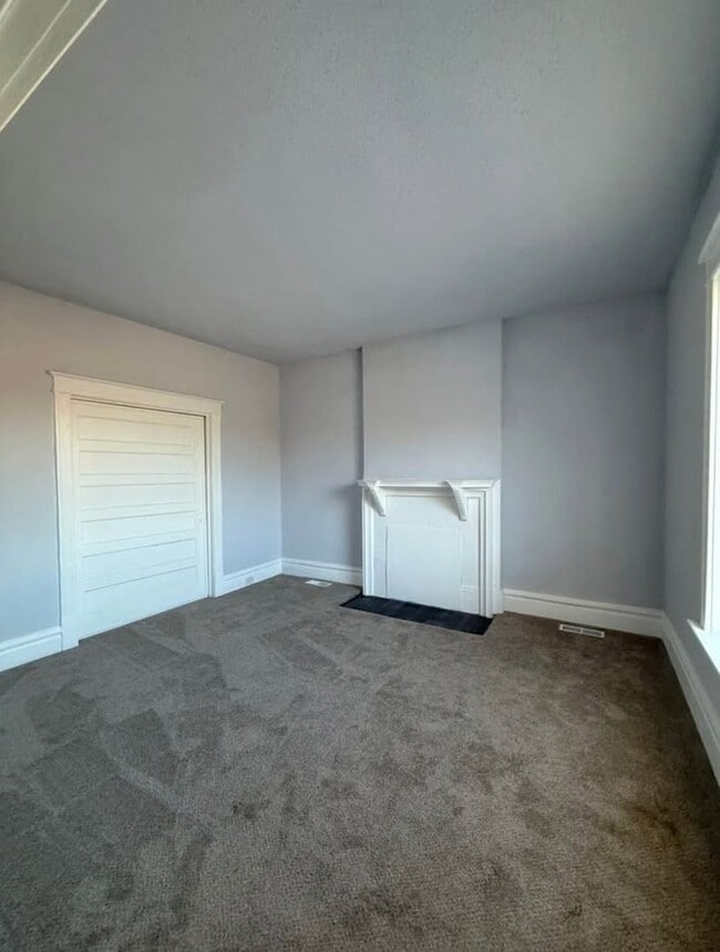 Building Photo - 1343 Walton Ave