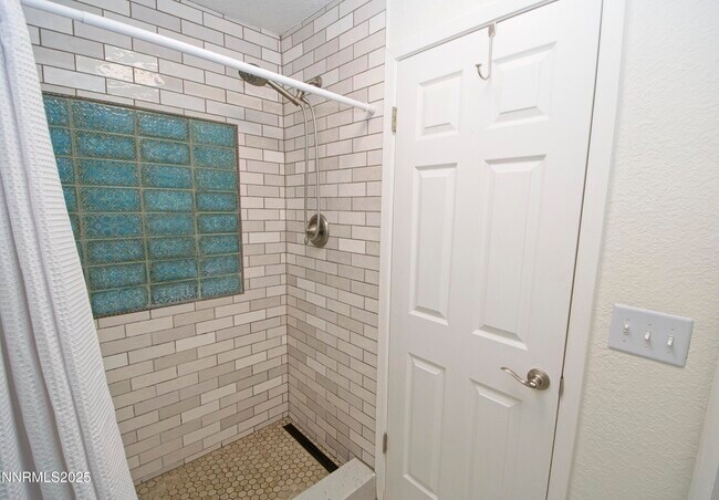 Building Photo - 2855 Idlewild Dr