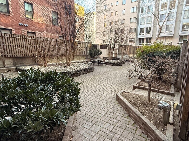 Building Photo - 1245 13th St NW