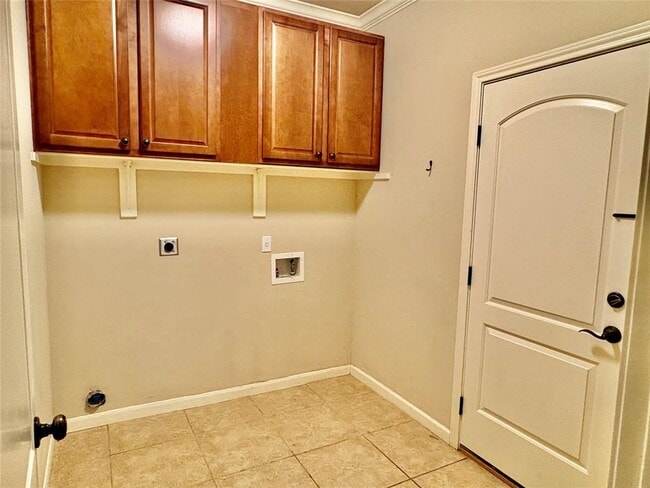 Building Photo - 15210 Falcon Dr
