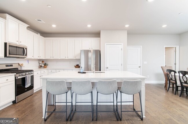 Building Photo - 831 Corsiglia Farm