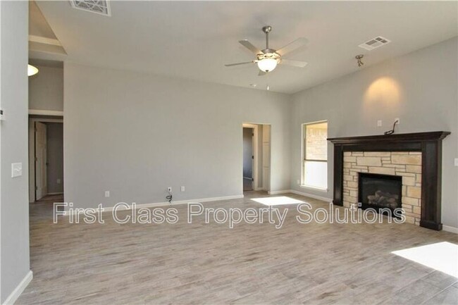 Building Photo - 4005 Brougham Way