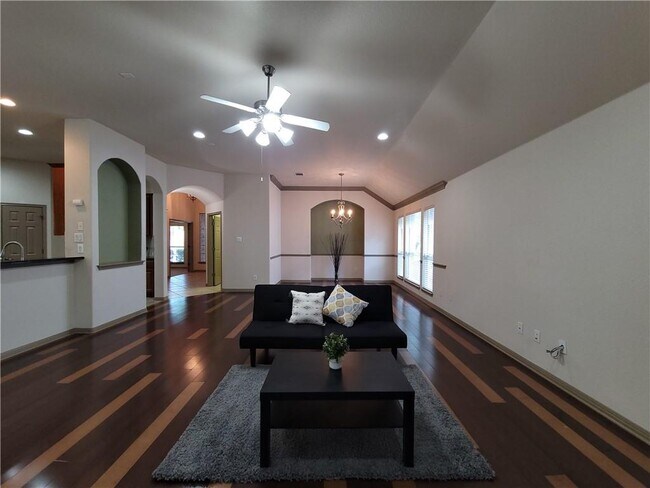 Building Photo - 10028 Lisi Anne Dr