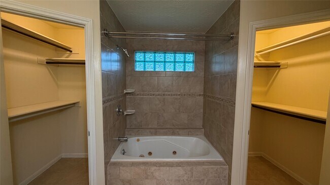 Building Photo - 11614 Inga Ln