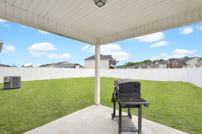Building Photo - 659 Red Oak Ln