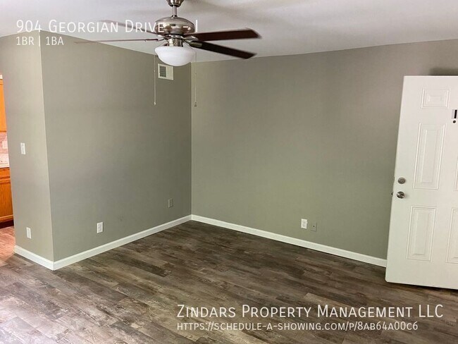 Building Photo - 904 Georgian Dr