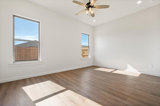 Building Photo - Amazing New Consturction in Viridian!