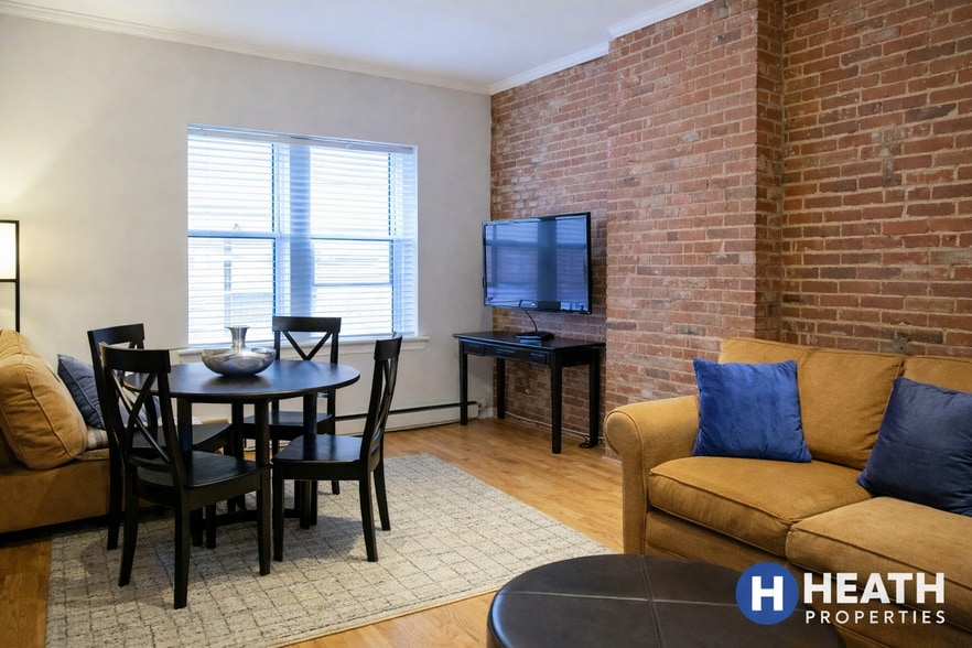 Building Photo - 17 Garrison St