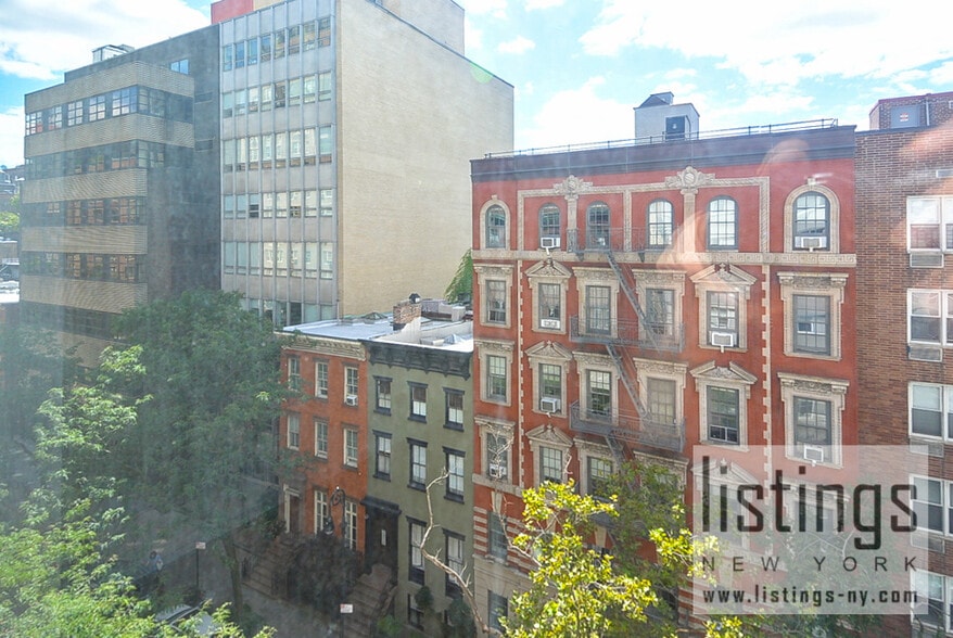 Building Photo - 79 W 12th St