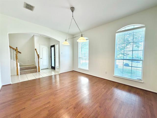 Building Photo - 516 Hawken Dr