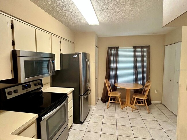 Building Photo - 4908 Myrtle Oak Dr