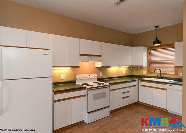 Building Photo - 60 Parkview Ct