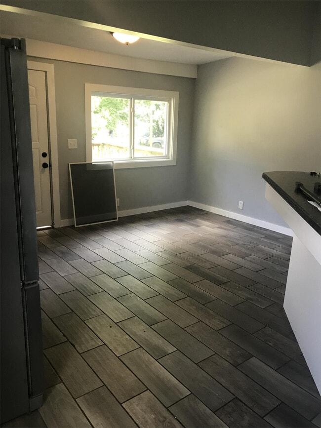 Building Photo - 1122 S 9th St