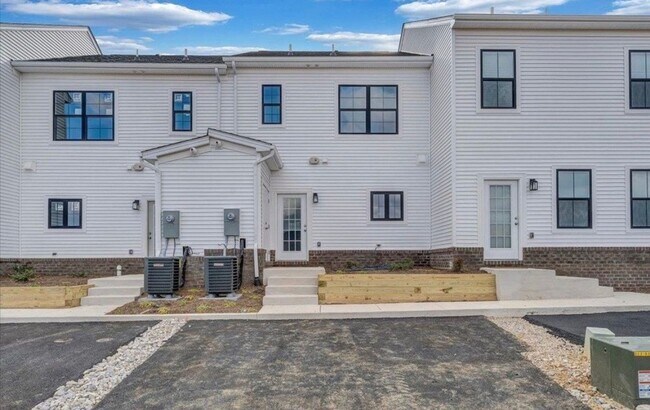 Building Photo - Brand New Townhouse Available for Rent