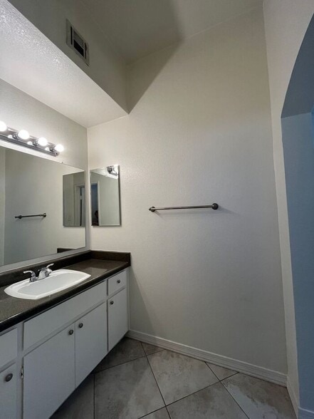 Building Photo - 16818 N 56th St