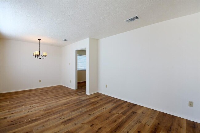 Building Photo - 18811 Pine Trace Ct