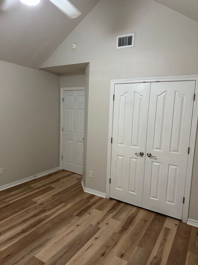 Building Photo - 3707 Essen Loop