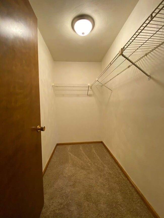 Building Photo - Amazing 2BR Townhome with Private Patio! Don't Miss Out, Call Today to Schedule a Tour!