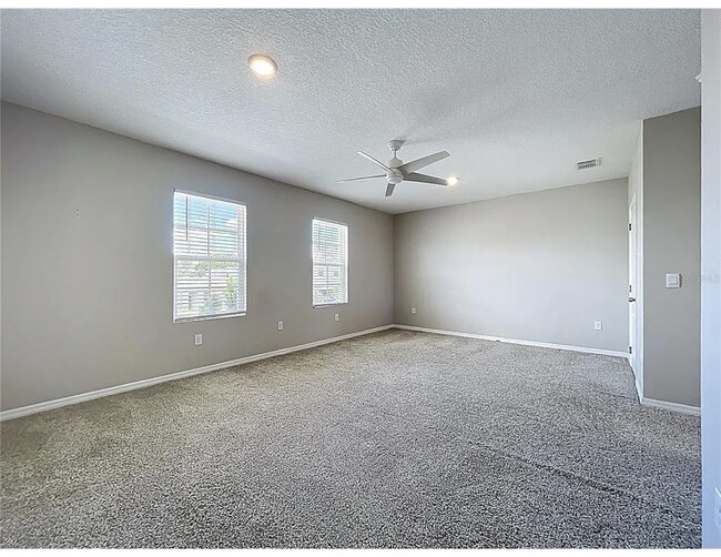 Building Photo - 2553 Shamrock St