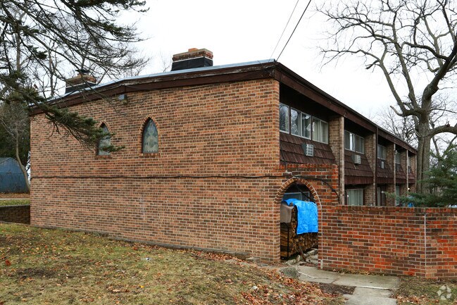 Building Photo - 389 Crystal St