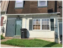 Building Photo - 1842 Village Green Dr