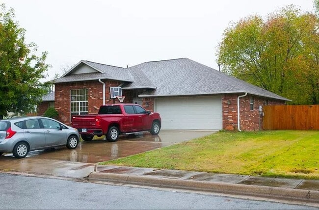 Primary Photo - Available July 1st! 3-Bedroom, 2-Bathroom ...