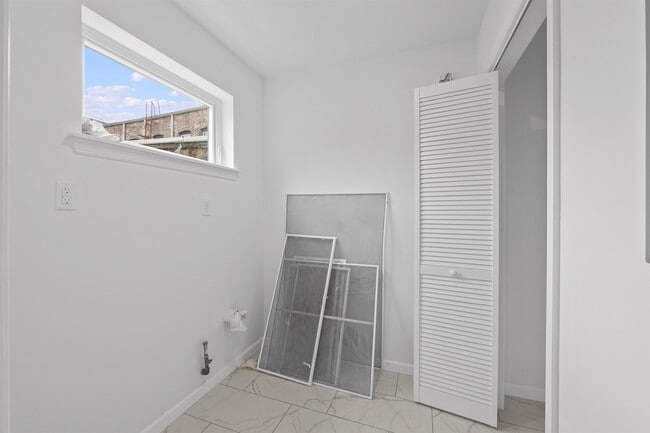 Building Photo - 45 Franklin St