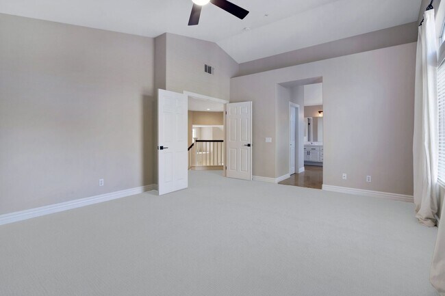 Building Photo - Forester Ranch Oasis!