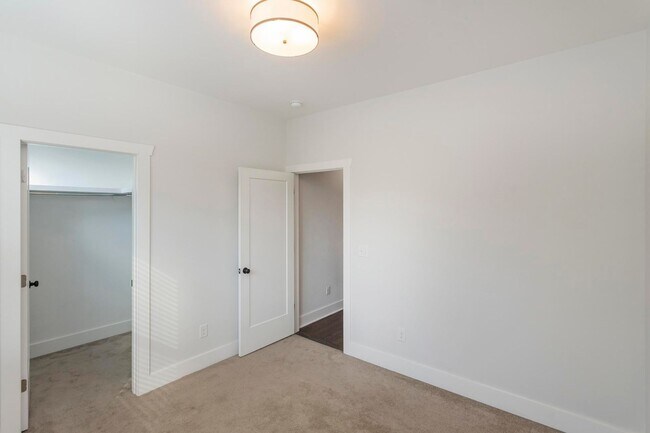 Building Photo - 708 Tral St