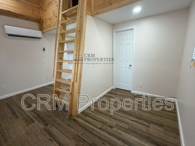 Building Photo - 1101 S Purdum St