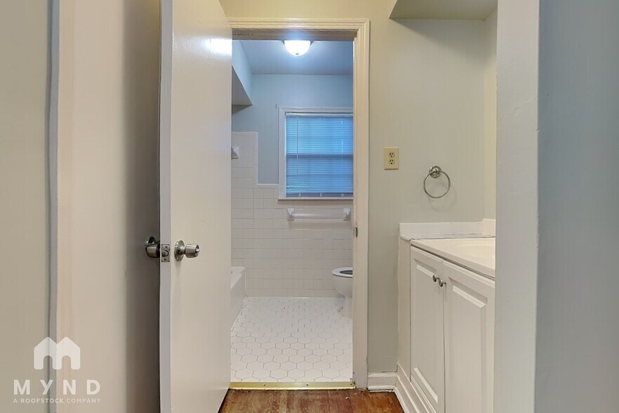 Building Photo - 3973 Otter Dr