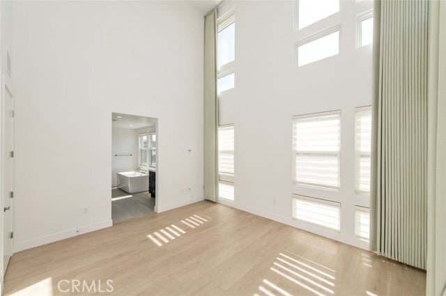 Building Photo - 228 Stage