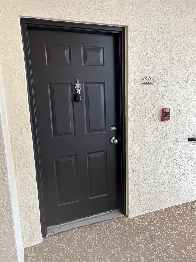 Building Photo - 9825 Baywinds Blvd